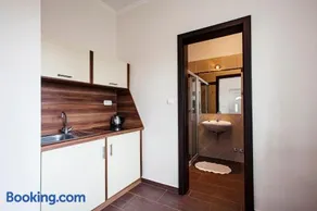 Kocsis Apartman és Camping - Image 1