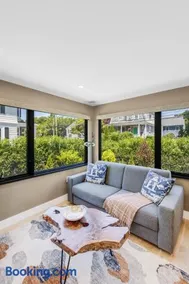 Suite Escape of Marblehead - Image 1
