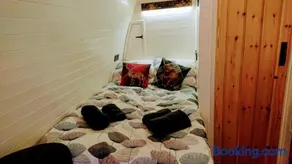 Owl Hut Cosy Ensuite Pod Snowdonia Coast Sleeps 2 - Image 4