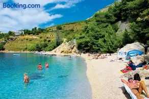 apartments villa BORJE by GLOBTOUR - Image 2