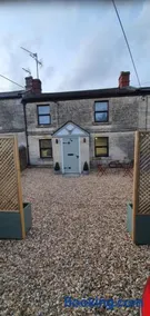Quirky Cottage - Dogs Welcome - Image 1