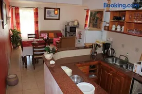 Flo Villa - Image 4