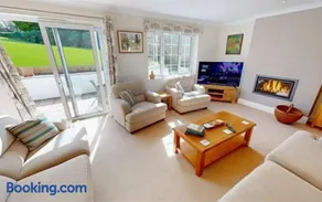 CROYDE MEADOWBANK 4 Bedrooms - Image 3