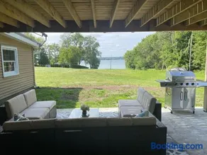 St Lawrence River Retreat - Image 3