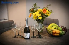Coach House Accommodation - Room 7 - Image 4