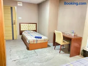 Sundale Hotel - Image 1