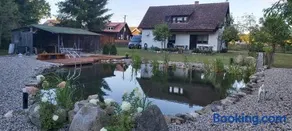 Ferienhaus mit Schwimmteich in idyllischer Lage - Image 1