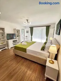 Green Studio Vic - Image 1
