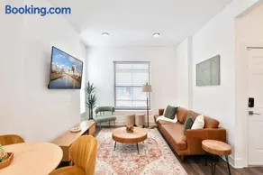 Columbus Oasis w Pool Table Near Downtown - Image 3