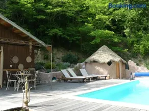 Gite unique et piscine privative dans un écrin de verdure - Image 1