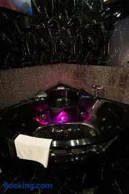 Dositej Spa Belgrade Center Apartment with Jacuzzi - Image 3
