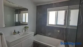 Wynnum Creek Retreat - Image 4