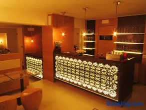 Mario's Garni - Image 1