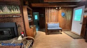Lakeside Cottage - Image 2