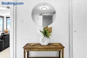 Belle Escapes Rydges Plaza Esplanade Luxury 2-Bedroom Apartment - Image 3