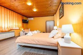 Villa Rosa Residence - Image 1