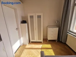 New Petite Studio In Bohemian Suburb - Image 2