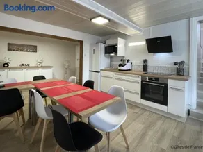 Maison Normande Confortable avec Jardin et WiFi - Image 3