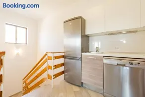 Kob Orog good location with sea views and modern decor - Image 2
