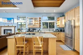 High Tide Retreat - Image 4
