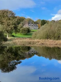 Noyadd Trefawr - Image 1