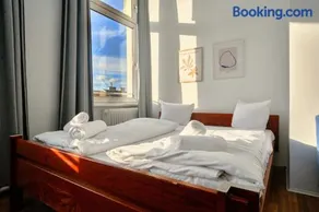 2 bedrooms & free parking - Image 3