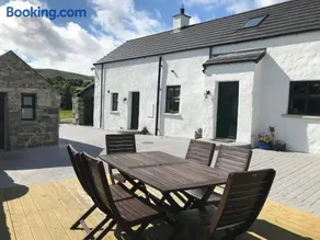 Mournes Family Cottage with Hot Tub - Image 2