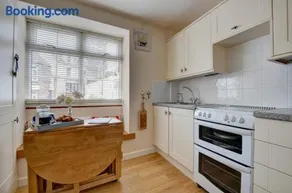 The Den - Image 4