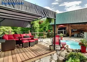 Grenville Gem: Luxury Chalet,Pool & Jacuzzi Oasis - Image 1