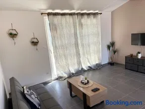 Le Cocon de Roquelande equestrian boarding house - Image 1