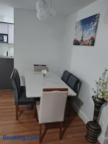 Apartamento de 72 metros com piscina aquecida, conforto e elegância - Image 4