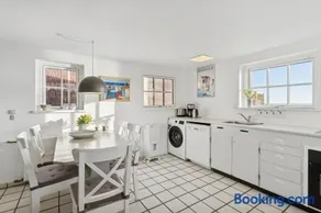 Family-Friendly Beachside Holiday Home - Image 1