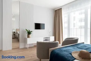 Elegant Junior - Image 2