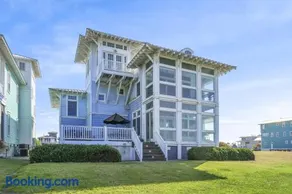 The Blue Pearl - Luxurious beachfront living with community pool! - Image 2