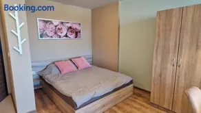 Cosy n fully equipped studio - Image 3