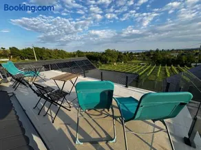 BARRIQUE Farmhouse - Image 2