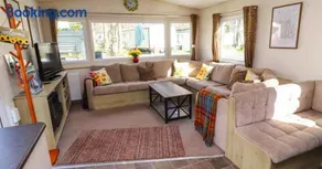 Sunflower Retreat - Image 3