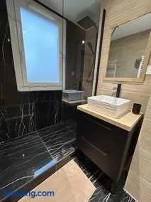 T4 jolie vue avec jaccuzzi - Image 3