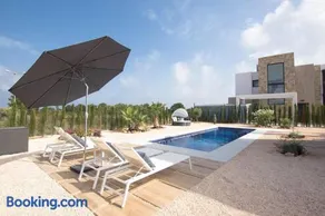Strandnahe Design Villa mit Pool 2 Schlafzimmer 180 qm - Image 2