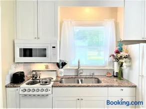 Walnut - Family Neighborhood, Pet Friendly - Image 2