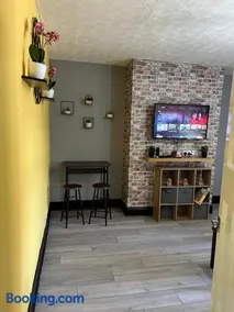 Nuns Moor fully equipped kitchen free parking Netflix - Image 1