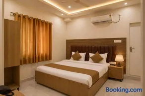 Hotel Vaarahi Chanda Nagar, Near Hitech City - Image 1