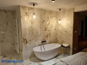 Krásný apartman s vybavením a bezplatným parkovanim - Image 4