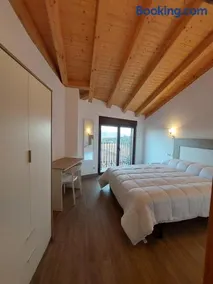 La Costurera - Image 2