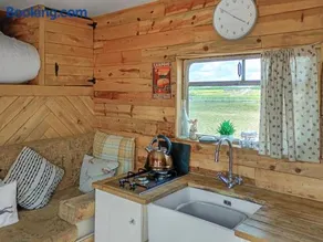The Box - Oasis Farm - Image 5