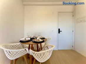 Aptos com 2 Quartos Piscina Churrasqueira Wi-Fi Ar Condicionado a 750m Praia Ideal para Famílias ou Amigos Reserve Agora - Image 4