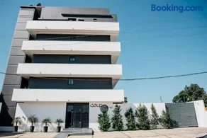 Golf View Apartments - Image 2