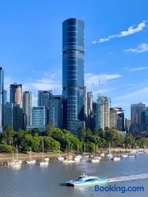 Amazing City &River views 60th level skytower 3 bedrooms&Free parking - Image 2