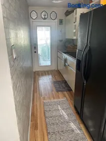 Ne Miami Cottage - Image 3