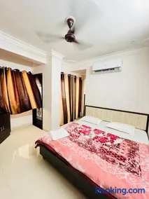 Hotel Chandram 966o9o1oo6 400mtr from shreenathji temple By SK - Image 3